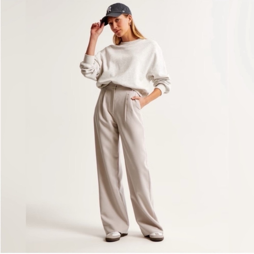 Abercrombie & Fitch Light Gray Wide-Leg Pants